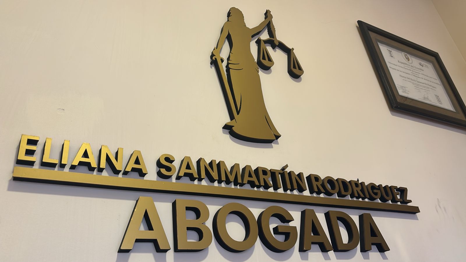 Logo Eliana Sanmartín Rodríguez